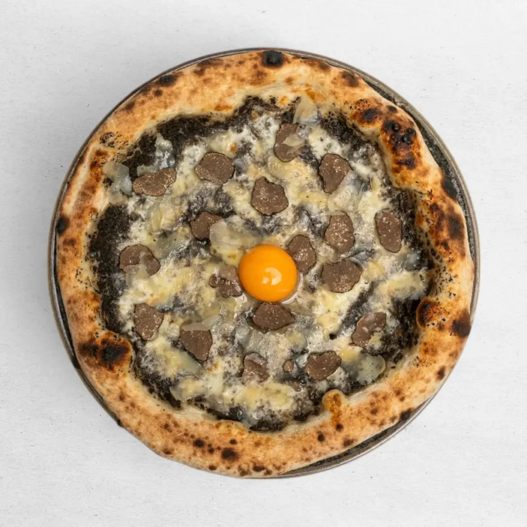 Andrea Ena_Pizza 2_© Skarleta Mogonyova